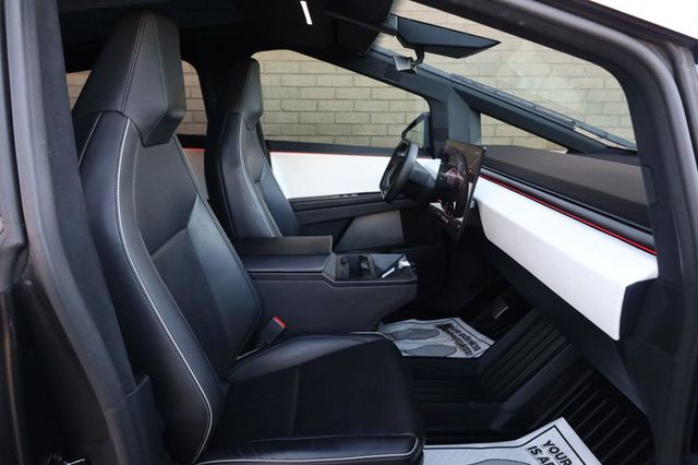 2024 Tesla Cybertruck AWD - 23097622 - 28