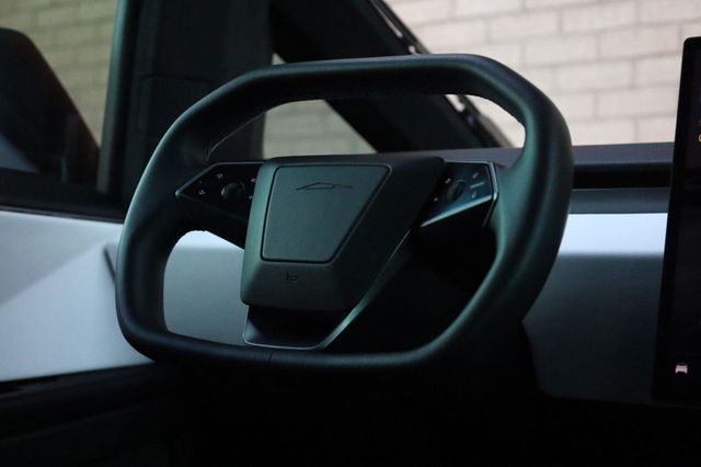 2024 Tesla Cybertruck AWD - 23097622 - 32