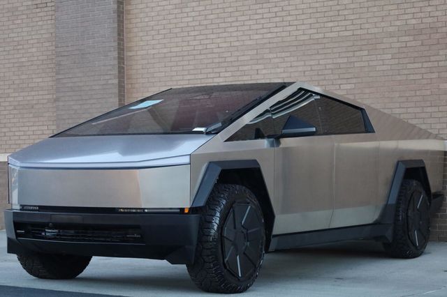 2024 Tesla Cybertruck AWD - 23097622 - 4