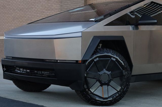 2024 Tesla Cybertruck AWD - 23097622 - 8