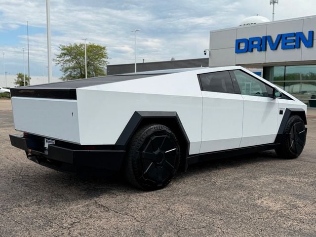2024 Tesla Cybertruck AWD - 23025342 - 11