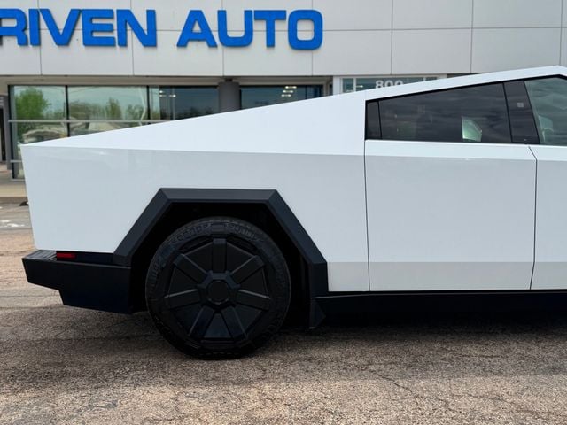 2024 Tesla Cybertruck AWD - 23025342 - 16
