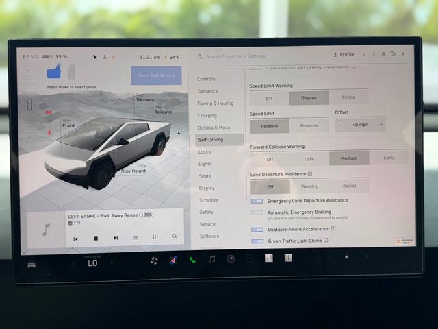 2024 Tesla Cybertruck AWD - 23025342 - 32