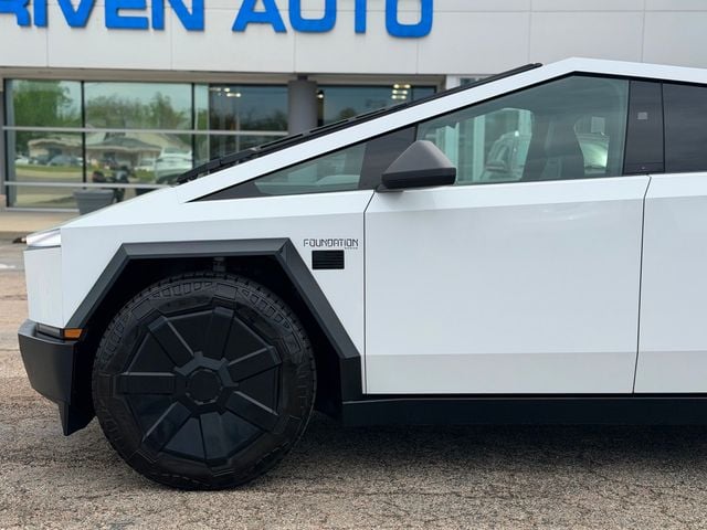 2024 Tesla Cybertruck AWD - 23025342 - 7