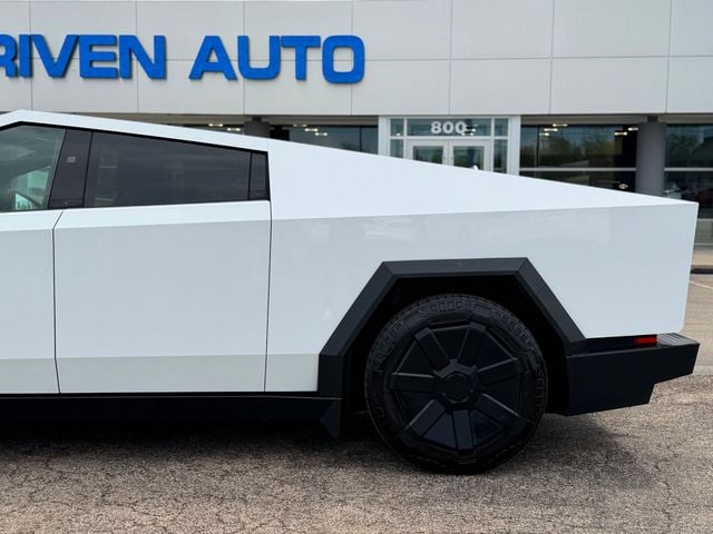 2024 Tesla Cybertruck AWD - 23025342 - 8