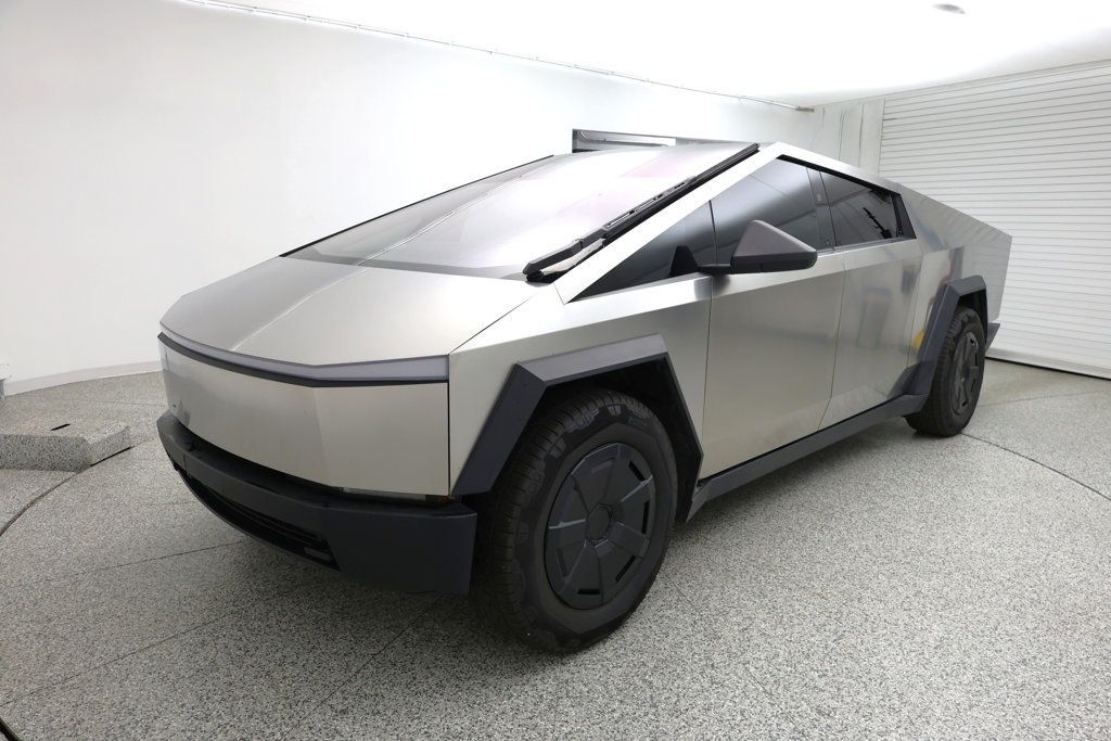2024 Tesla Cybertruck AWD - 23036180 | Video 1