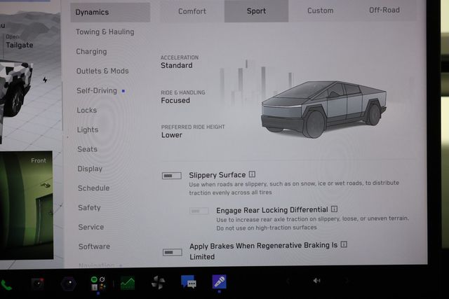 2024 Tesla Cybertruck AWD - 23101406 - 17