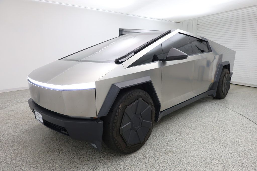 2024 Tesla Cybertruck AWD w/ Foundation Series Package & Powershare - 23045488 | Video 1