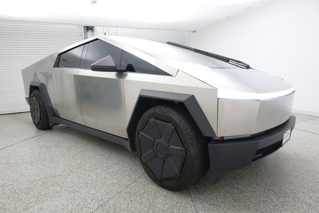 2024 Tesla Cybertruck AWD w/ Foundation Series Package & Powershare - 23045488 - 2