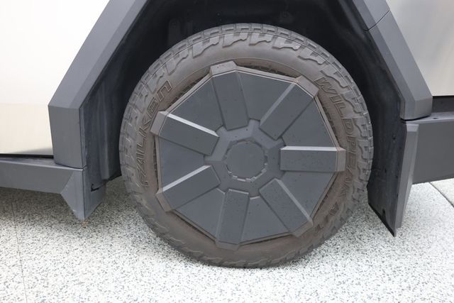 2024 Tesla Cybertruck AWD w/ Foundation Series Package & Powershare - 23045488 - 6