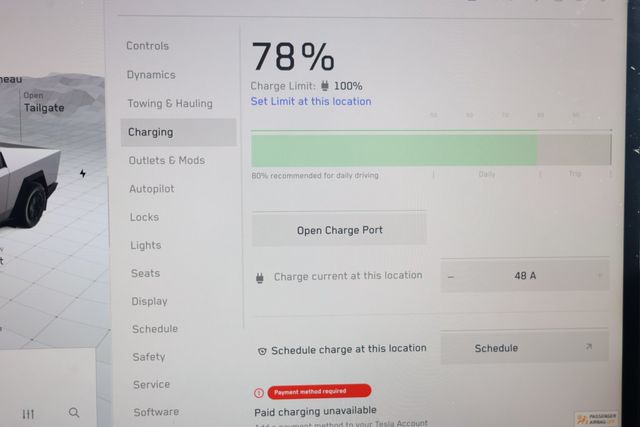 2024 Tesla Cybertruck AWD with 20'' Cyber Wheels - 22991803 - 17