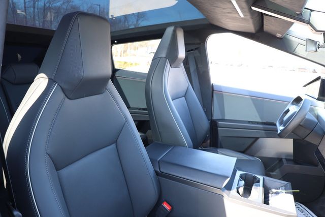 2024 Tesla Cybertruck AWD with 20'' Cyber Wheels - 22991803 - 28