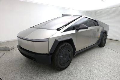 2024 Tesla Cybertruck - 7G2CEHEDXRA051622
