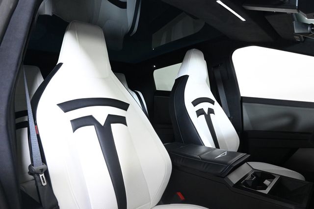 2024 Tesla Cybertruck Base - 22982973 - 13