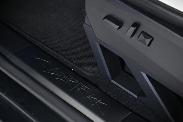 2024 Tesla Cybertruck Base - 22982973 - 16