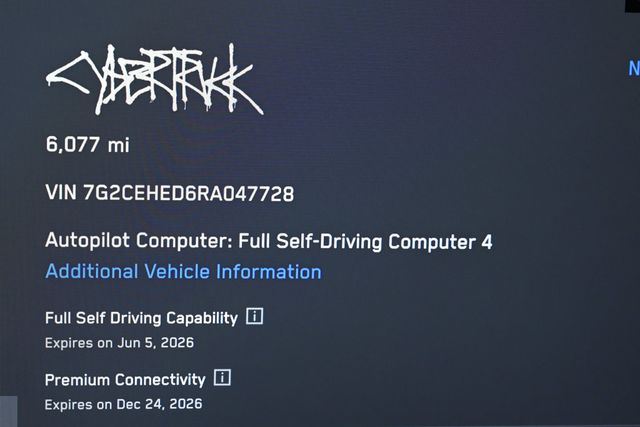 2024 Tesla Cybertruck Base - 22982973 - 21