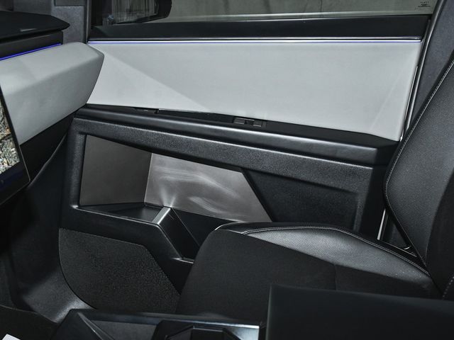 2024 Tesla Cybertruck Base - 22965889 - 50