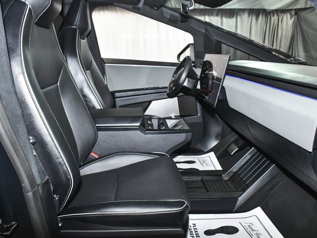 2024 Tesla Cybertruck Base - 22965889 - 61