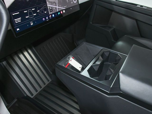2024 Tesla Cybertruck Base - 23012547 - 36