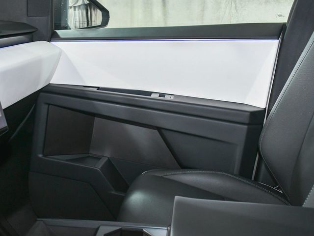 2024 Tesla Cybertruck Base - 23012547 - 39