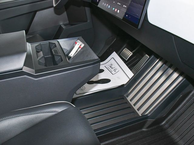 2024 Tesla Cybertruck Base - 23012547 - 55