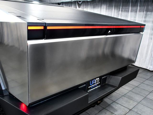 2024 Tesla Cybertruck Base - 23012547 - 57