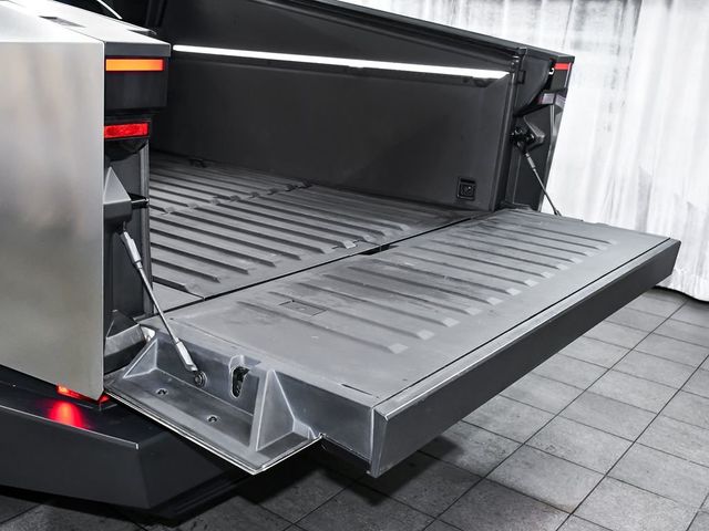 2024 Tesla Cybertruck Base - 23012547 - 77