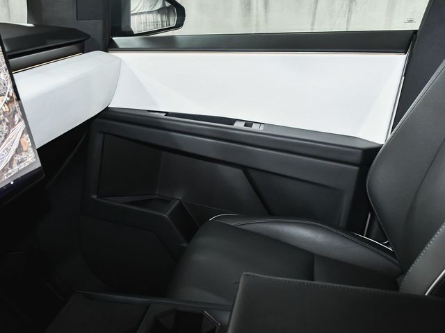 2024 Tesla Cybertruck Base - 23015824 - 43