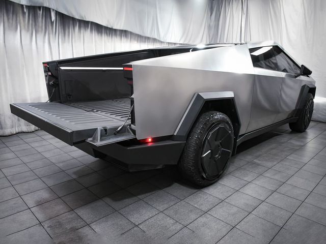 2024 Tesla Cybertruck Base - 23065822 - 4