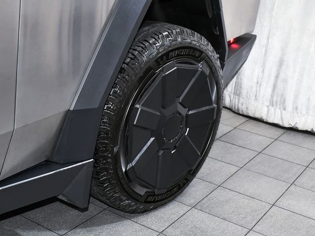 2024 Tesla Cybertruck Base - 23065822 - 70