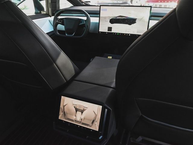 2024 Tesla Cybertruck Base - 22960479 - 25