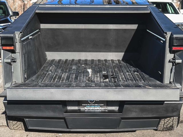 2024 Tesla Cybertruck Base - 22960479 - 29