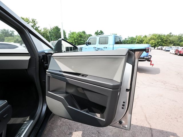 2024 Tesla Cybertruck Base - 23077355 - 13