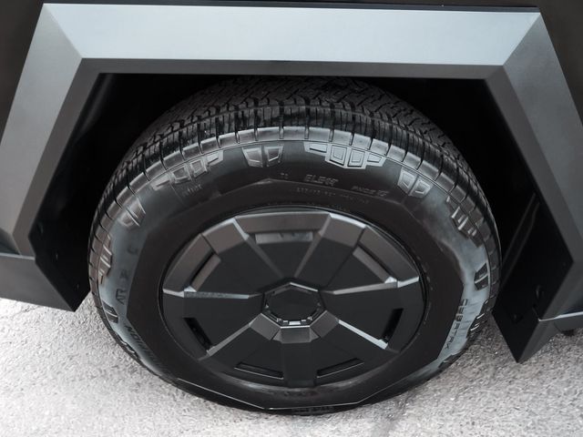 2024 Tesla Cybertruck Base - 23077355 - 7