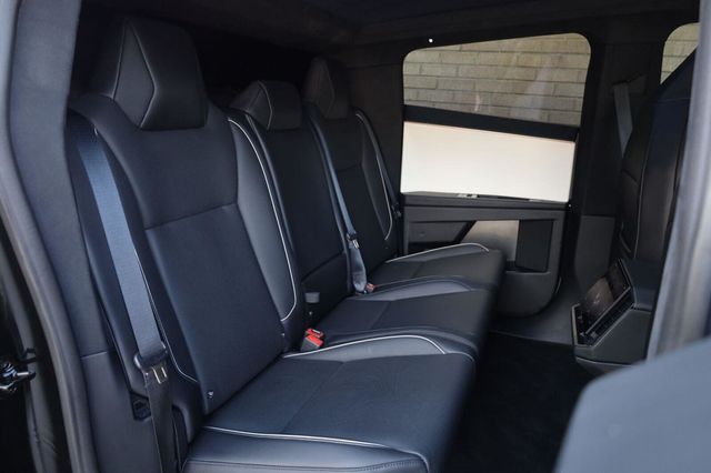 2024 Tesla Cybertruck Base Crew Cab AWD - 23083414 - 26