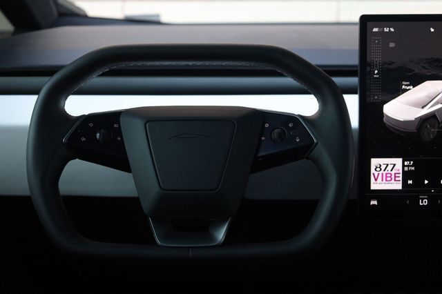 2024 Tesla Cybertruck Base Crew Cab AWD - 23083414 - 32