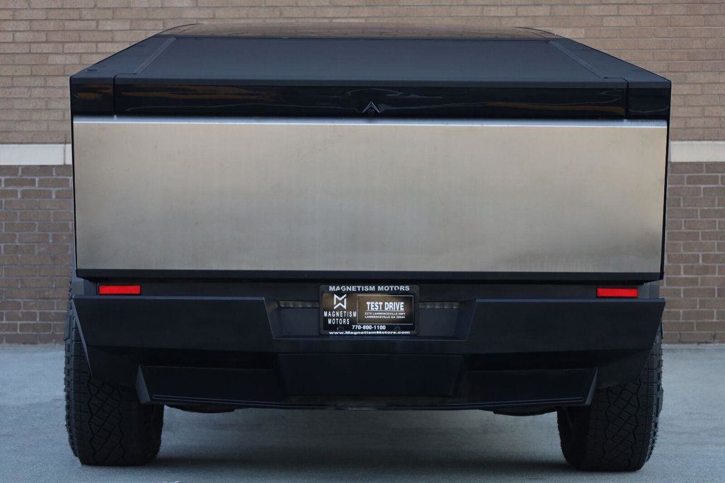 Tesla Cybertruck photo 10
