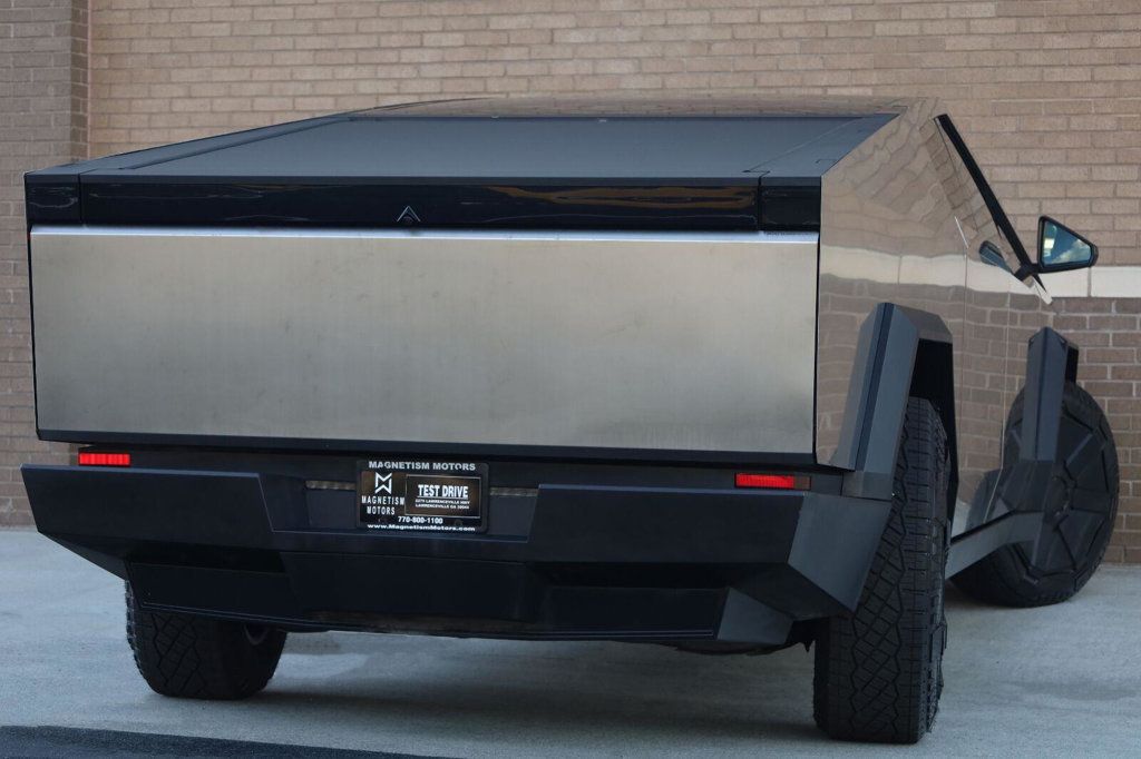 Tesla Cybertruck photo 11