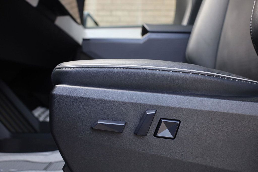 Tesla Cybertruck photo 20