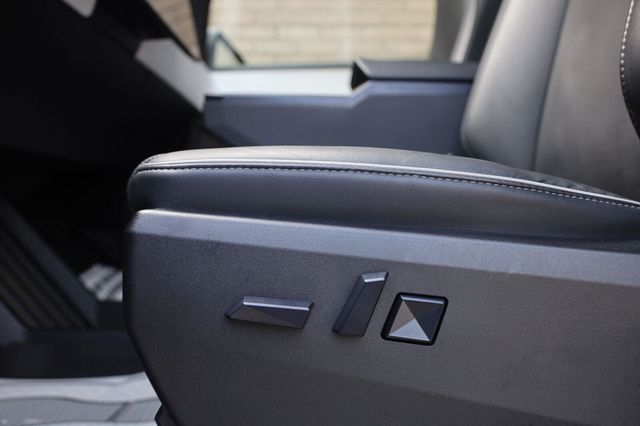 2024 Tesla Cybertruck Base Crew Cab AWD - 23083415 - 19