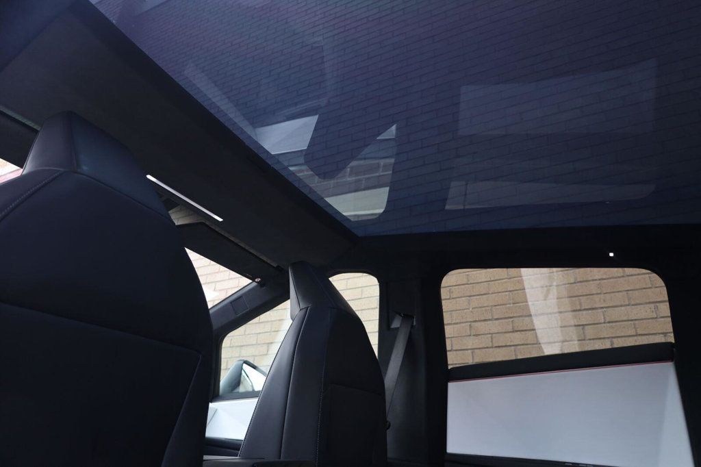 Tesla Cybertruck photo 23
