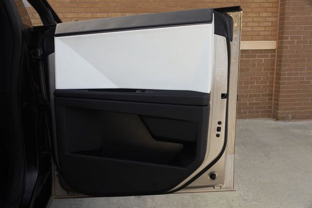 2024 Tesla Cybertruck Base Crew Cab AWD - 23083415 - 24