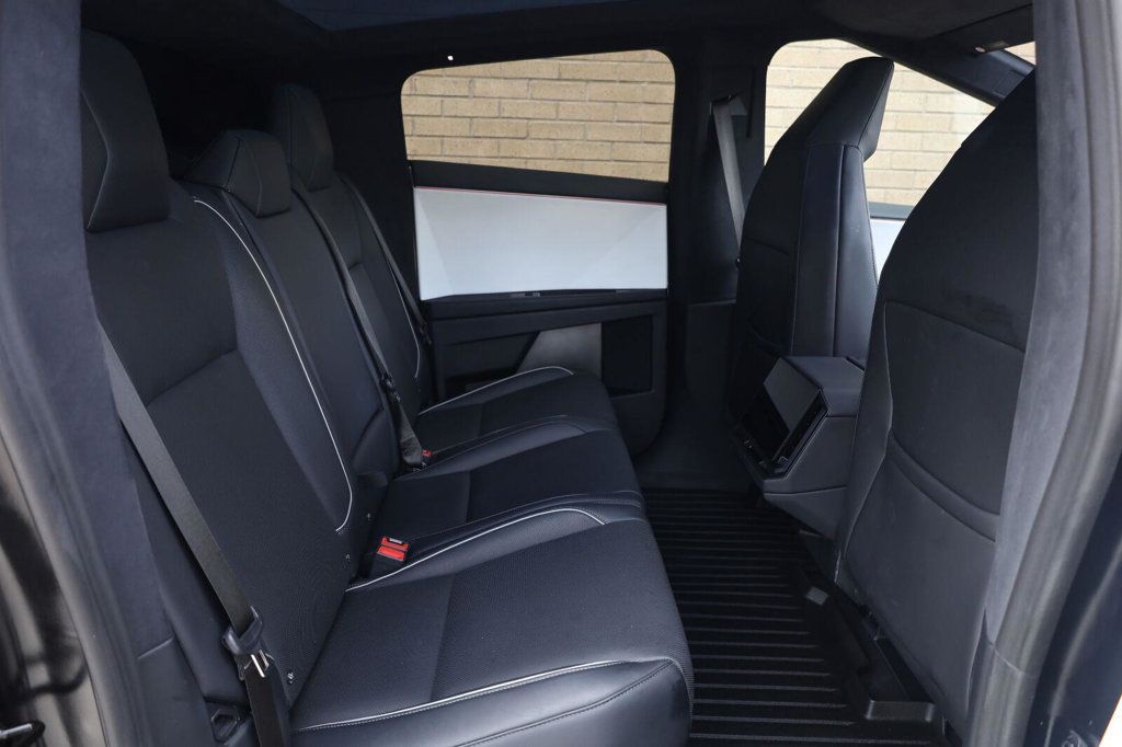 Tesla Cybertruck photo 26