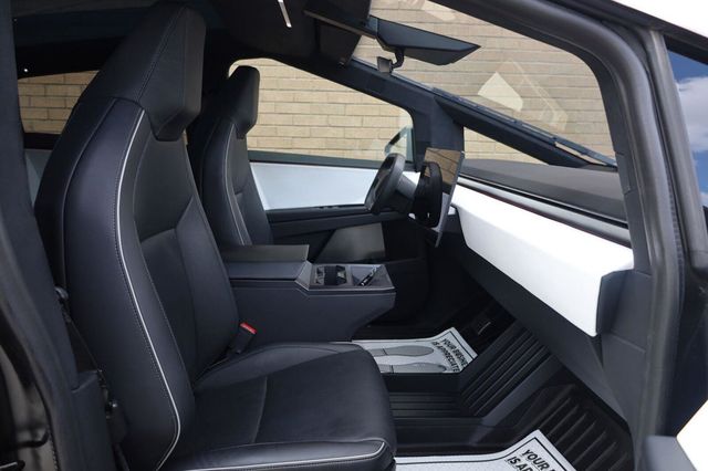 2024 Tesla Cybertruck Base Crew Cab AWD - 23083415 - 28