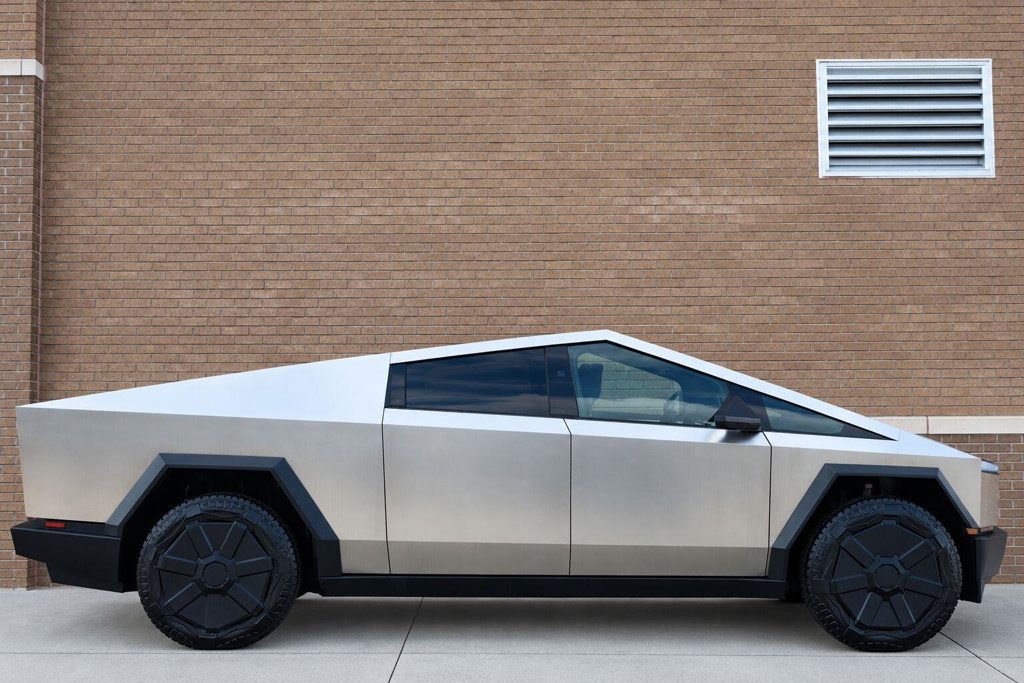 Tesla Cybertruck photo 3