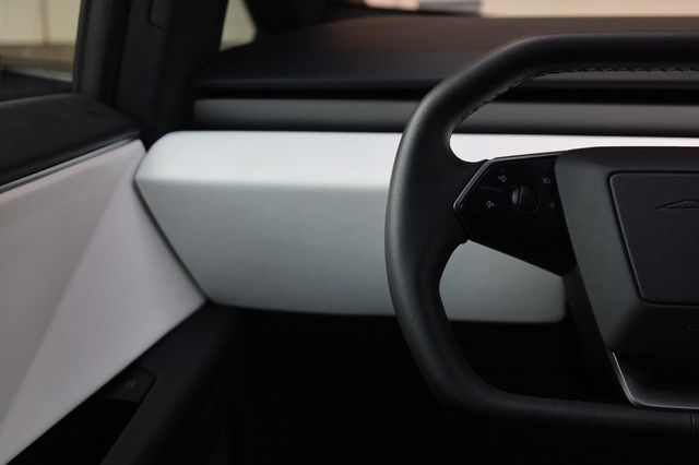 2024 Tesla Cybertruck Base Crew Cab AWD - 23083415 - 33