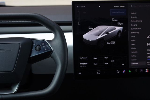 2024 Tesla Cybertruck Base Crew Cab AWD - 23083415 - 34