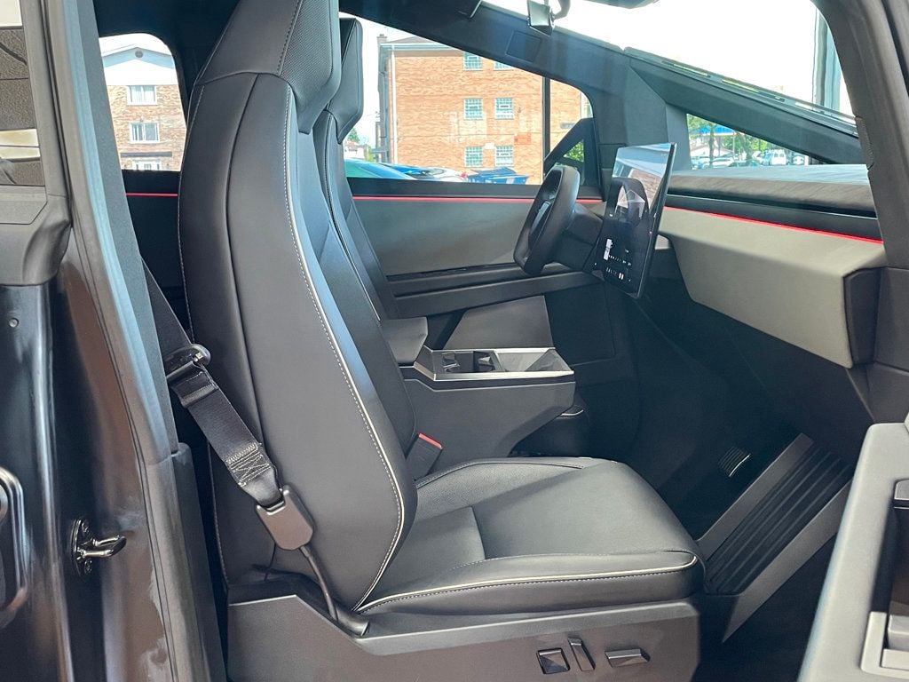 2024 Tesla Cybertruck Cyberbeast AWD - 23024815 - 24