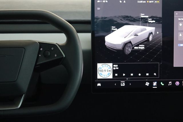 2024 Tesla Cybertruck Cyberbeast AWD - 23031383 - 32