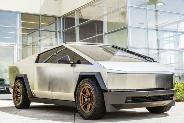 2024 Tesla Cybertruck Cyberbeast AWD - 23057458 - 1